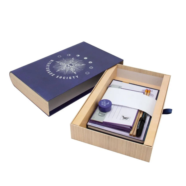 Geschenkebox Nightshade Book von Wednesday