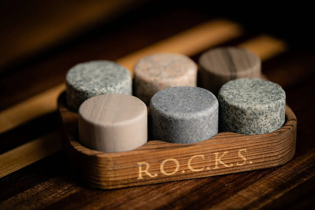 Whiskey Kühlsteine Geschenkset 6er von ROCKS Whiskey Chilling Stones