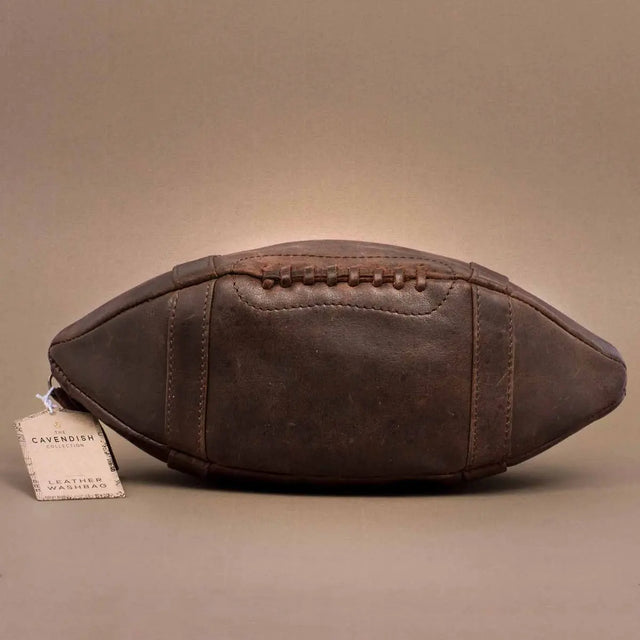 Kulturtasche aus Echtleder American Football von Cavendish
