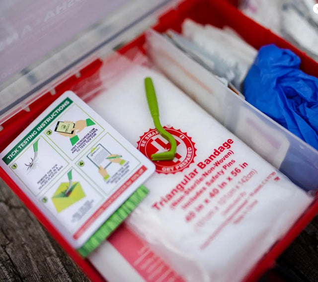 Zeckenentferner Familienpaket für Kinder und Erwachsene mit schliessbarem Beutel von Tickcheck