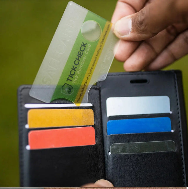 Zeckenkarte mit 3x Lupe für Mensch und Tier im Geldbeutelformat von Tickcheck