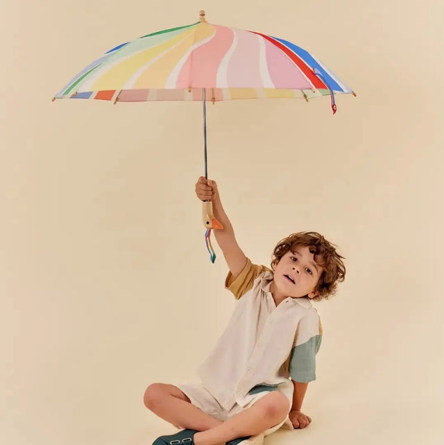 Umweltfreundlicher Kinderregenschirm aus recycelten Materialien LIMITED EDITION mit Meri Meri Design Regenbogenwirbel von Original Duckhead