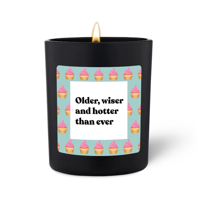 Duftkerze Schwarz Flowery older, wiser and hotter than ever von ChattyCandles