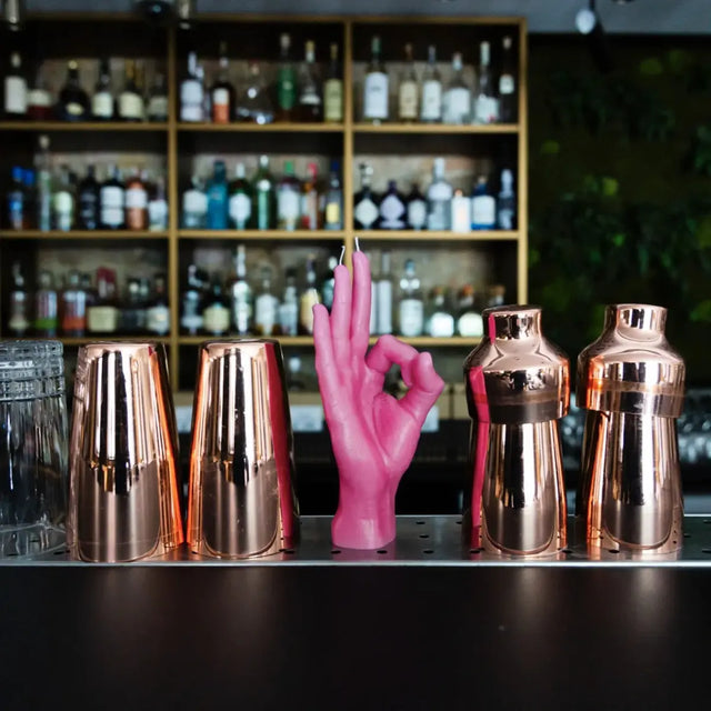 OK Rot von Candle Hand