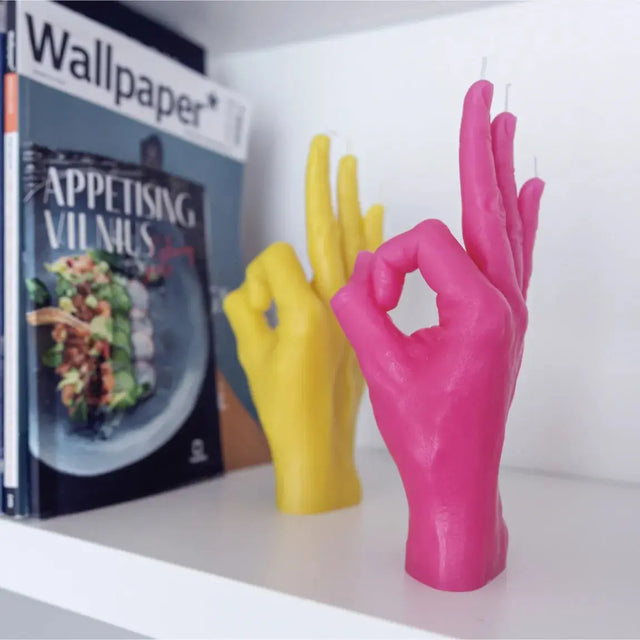 OK Rot von Candle Hand