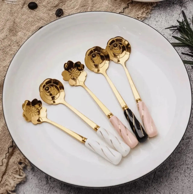 Dessertlöffel Edelstahl mit Keramikgriff Rose Pink von Homerely