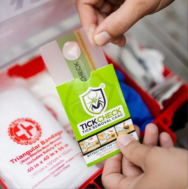 Zeckenkarte mit 3x Lupe für Mensch und Tier im Geldbeutelformat von Tickcheck