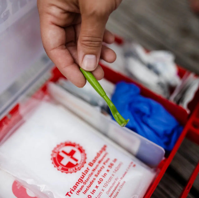 Zeckenentferner Familienpaket für Kinder und Erwachsene mit schliessbarem Beutel von Tickcheck