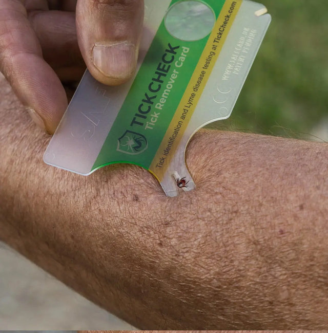 Zeckenkarte mit 3x Lupe für Mensch und Tier im Geldbeutelformat von Tickcheck