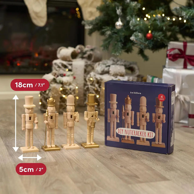 Weihnachts-Nussknacker Soldat Paint Your Own 4 Stück von Twiddlers