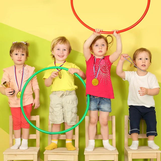 Spielzeug Medaillen & Pokal Trophäen 24 Stück von Twiddlers