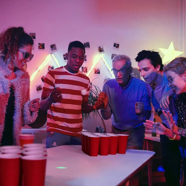 Beer Pong Set mit 25 Becher und 25 Bällen von Twiddlers