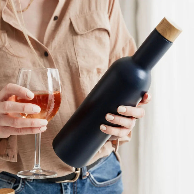 Weinflasche für Unterwegs Vinnie 750ml Mood Indigo von Uberstar