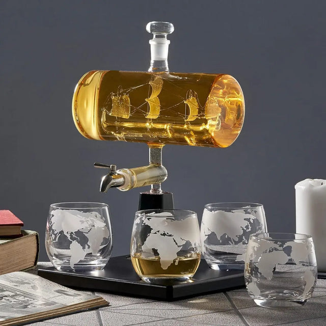 Whisky Gläser & Dekanter Schiff von Oak & Steel