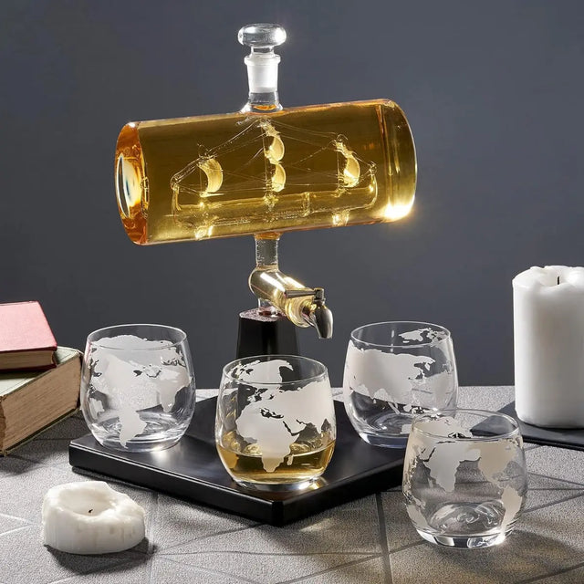 Whisky Gläser & Dekanter Schiff von Oak & Steel