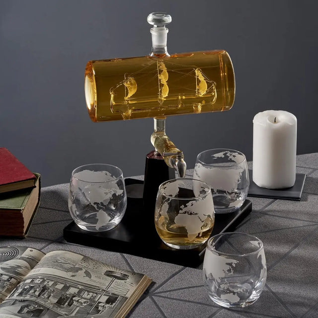 Whisky Gläser & Dekanter Schiff von Oak & Steel