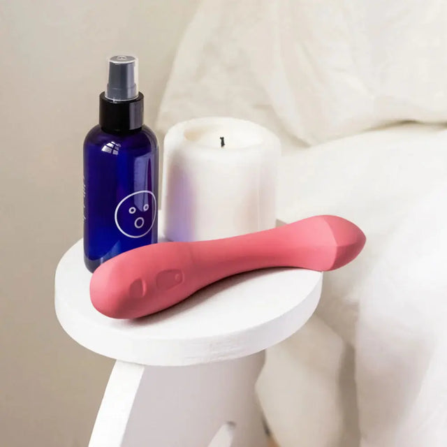 Arc G-Spot Vibrator Plum von Dame Products