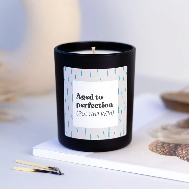 Duftkerze Schwarz Woody Aged to perfection von ChattyCandles