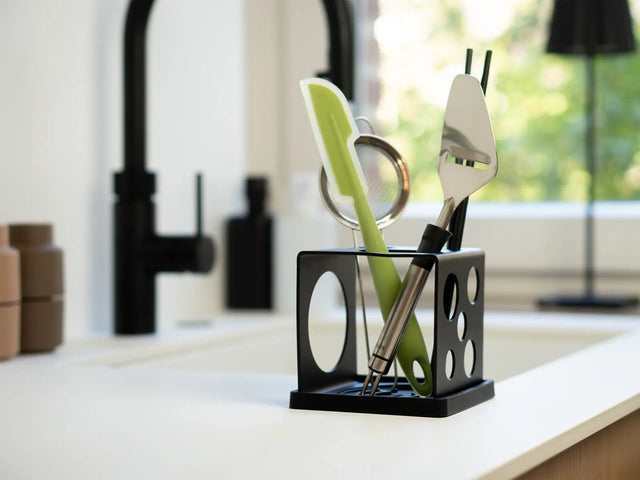 dri.cube Utensilienbehälter schwarz von Sanni Shoo