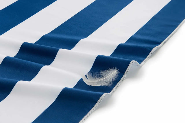 Strandtuch XXL Mikrofaser schnelltrocknendes Badetuch 160x90cm Marineblau - Weiss von Fit-Flip