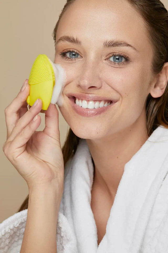 Elektrische Gesichtsreinigungsbürste Gelb von Paloma Beauties