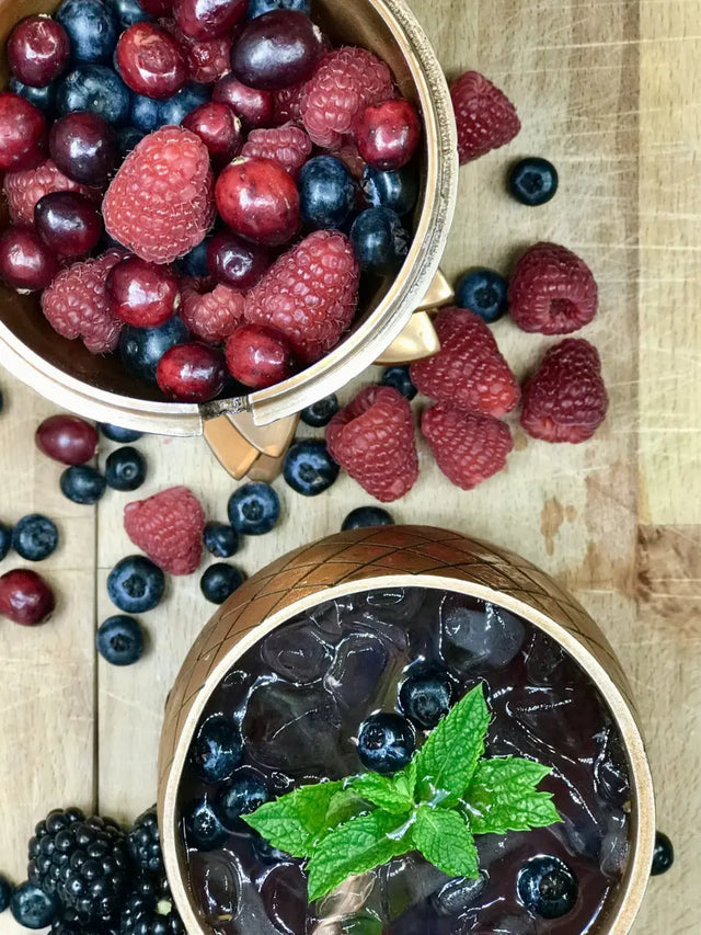 Ananas Cocktail Becher Mood Bronze von Specter & Cup