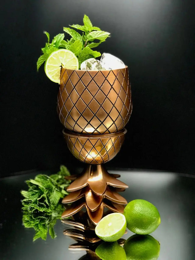 Ananas Cocktail Becher Mood Bronze von Specter & Cup