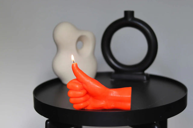 Thumbs Up Neon Orange von Candle Hand