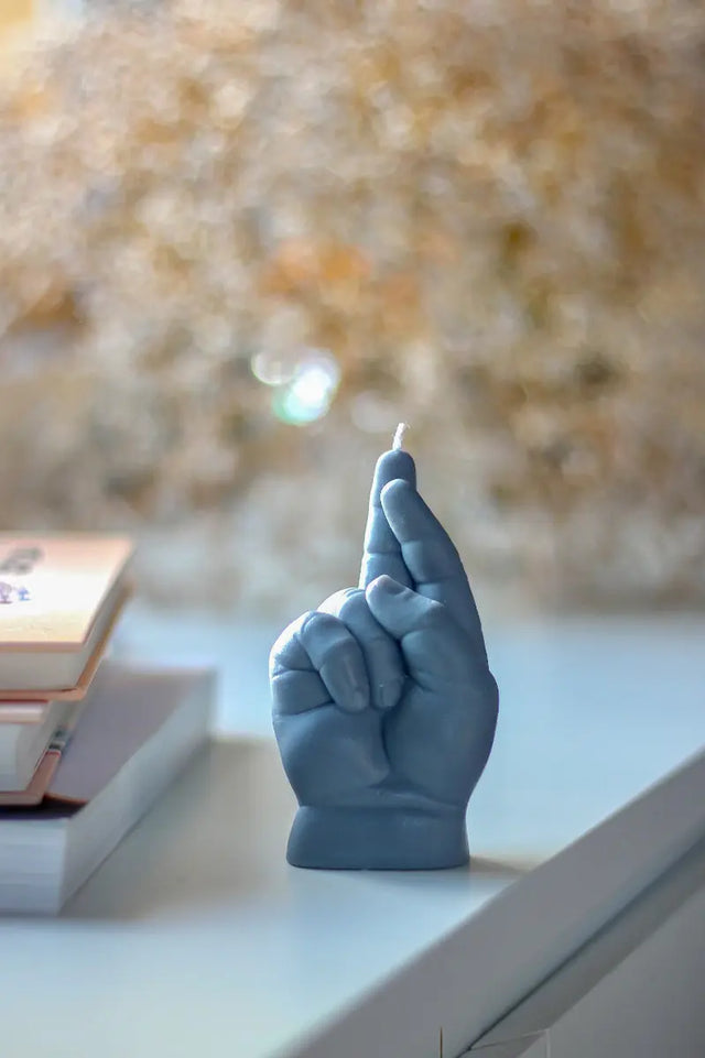 Baby Crossed Fingers Grün von Candle Hand