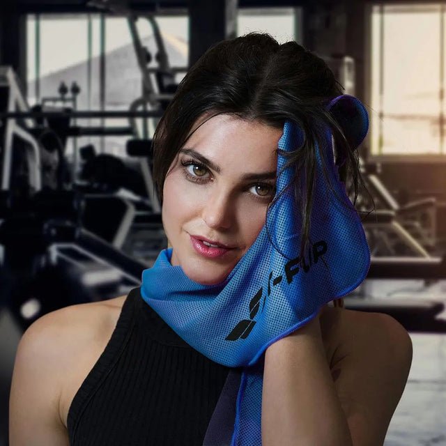 Airflip Towel Kühlhandtuch Mikrofaser mit Tasche 100x30cm Dunkel Blau von Fit-Flip