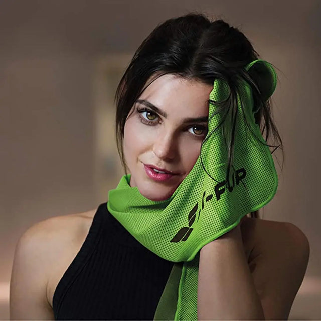 Airflip Towel Kühlhandtuch Mikrofaser mit Tasche 100x30cm Neon grün von Fit-Flip