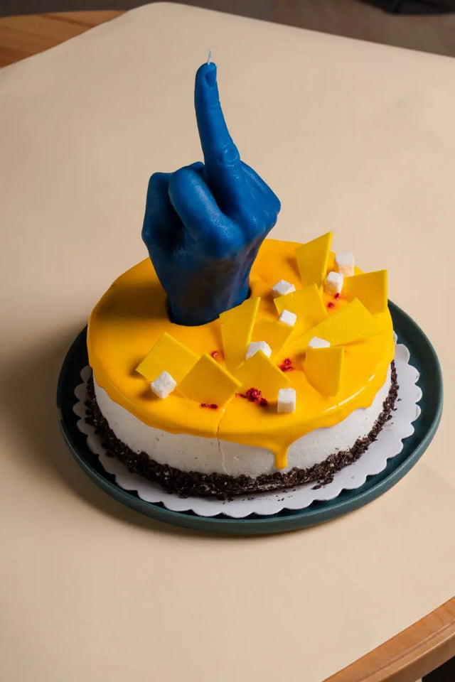 F*ck you Rot von Candle Hand