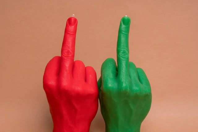 F*ck you Rot von Candle Hand