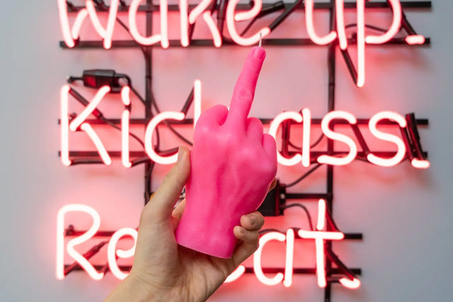 F*ck you Rot von Candle Hand