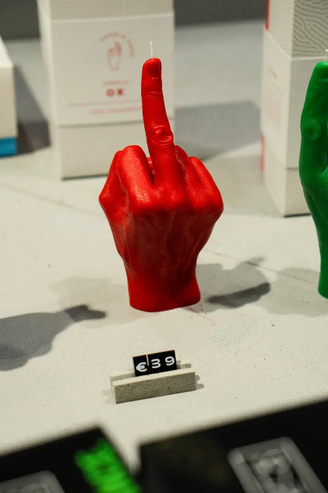 F*ck you Rot von Candle Hand