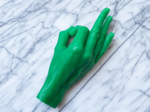 OK Rot von Candle Hand