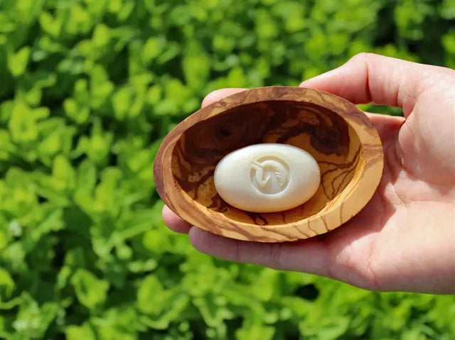 Seifenschale aus Olivenholz Oval klein von Unicorn
