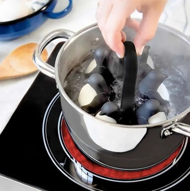 Pinguin Eierhalter in der Pfanne 6er von Homerely