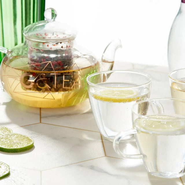 Gin Teekrug aus Glas mit Tassen von Oak & Steel