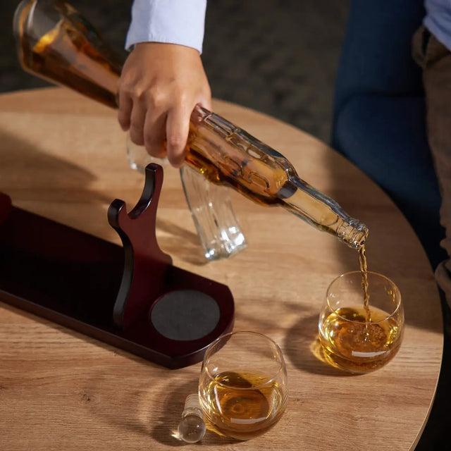 Whisky Gläser & Dekanter Gewehr von Oak & Steel