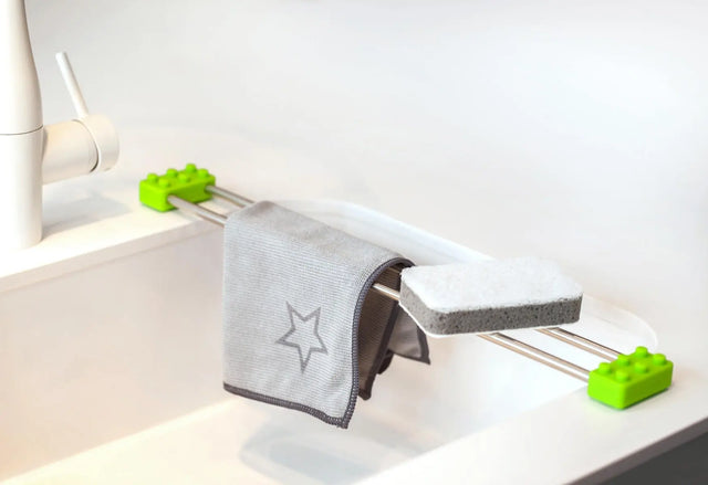 drip.line Spültuchhalter mit Nopen oben grün von Sanni Shoo