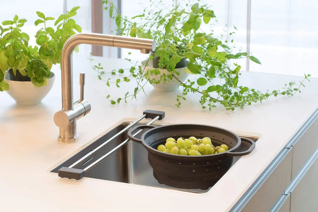 sieb.up Faltbares Sieb basalt von Sanni Shoo