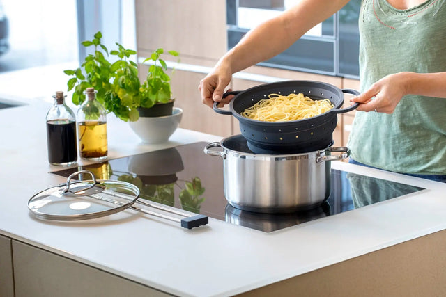 sieb.up Faltbares Sieb basalt von Sanni Shoo