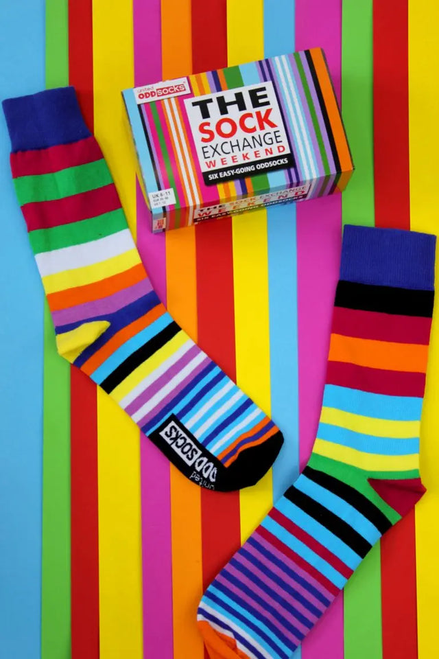 Einzelne Socken im 6er Pack, THE SOCK EXCHANGE Bunte Streifen, Gr. 39-46, mit Geschenkbox von United Oddsocks