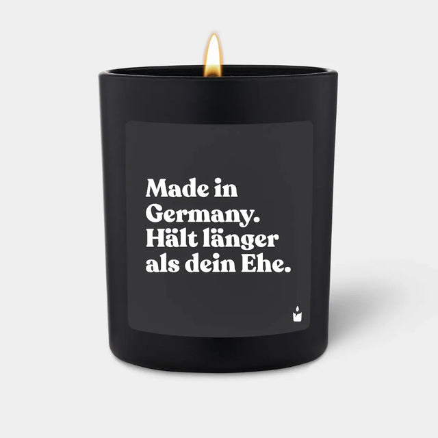 Duftkerze Schwarz Woody Made in Germany. Hält länger als dein Ehe. von ChattyCandles