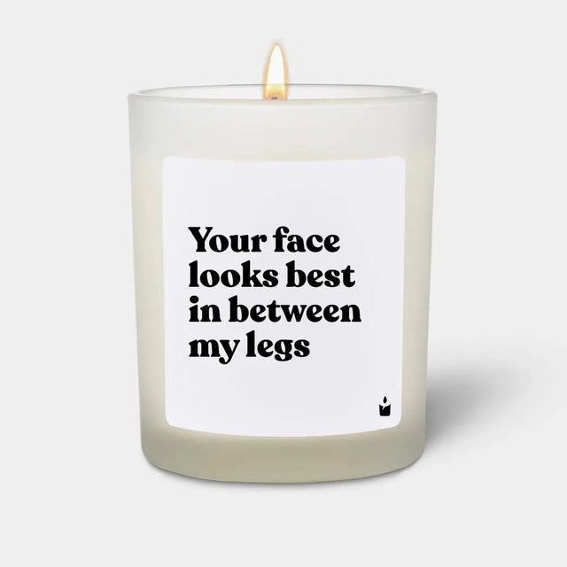Duftkerze Weiss Woody Your face looks best in between my legs von ChattyCandles