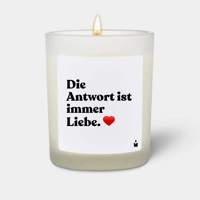Duftkerze Weiss Woody Die Antwort ist immer Liebe. von ChattyCandles