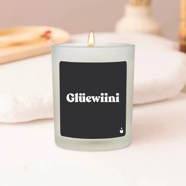 Duftkerze Weiss Woody Glüewiini von ChattyCandles