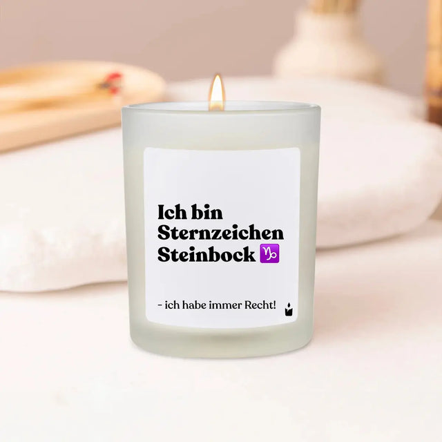 Duftkerze Weiss Woody Ich bin Sternzeichen Steinbock - ich habe immer Recht! von ChattyCandles