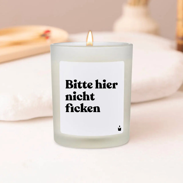 Duftkerze Weiss Woody Bitte hier nicht ficken von ChattyCandles